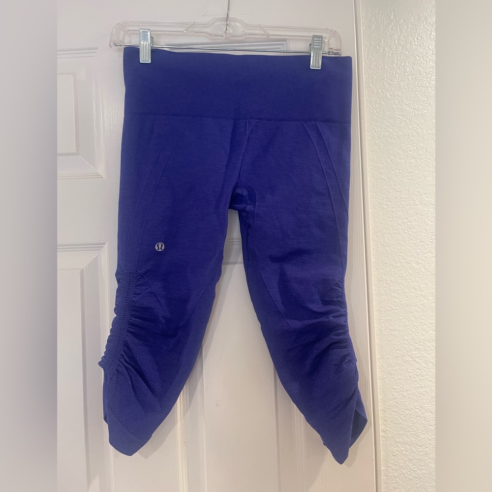 Lululemon in the Flow Crop II women’s medium running pants